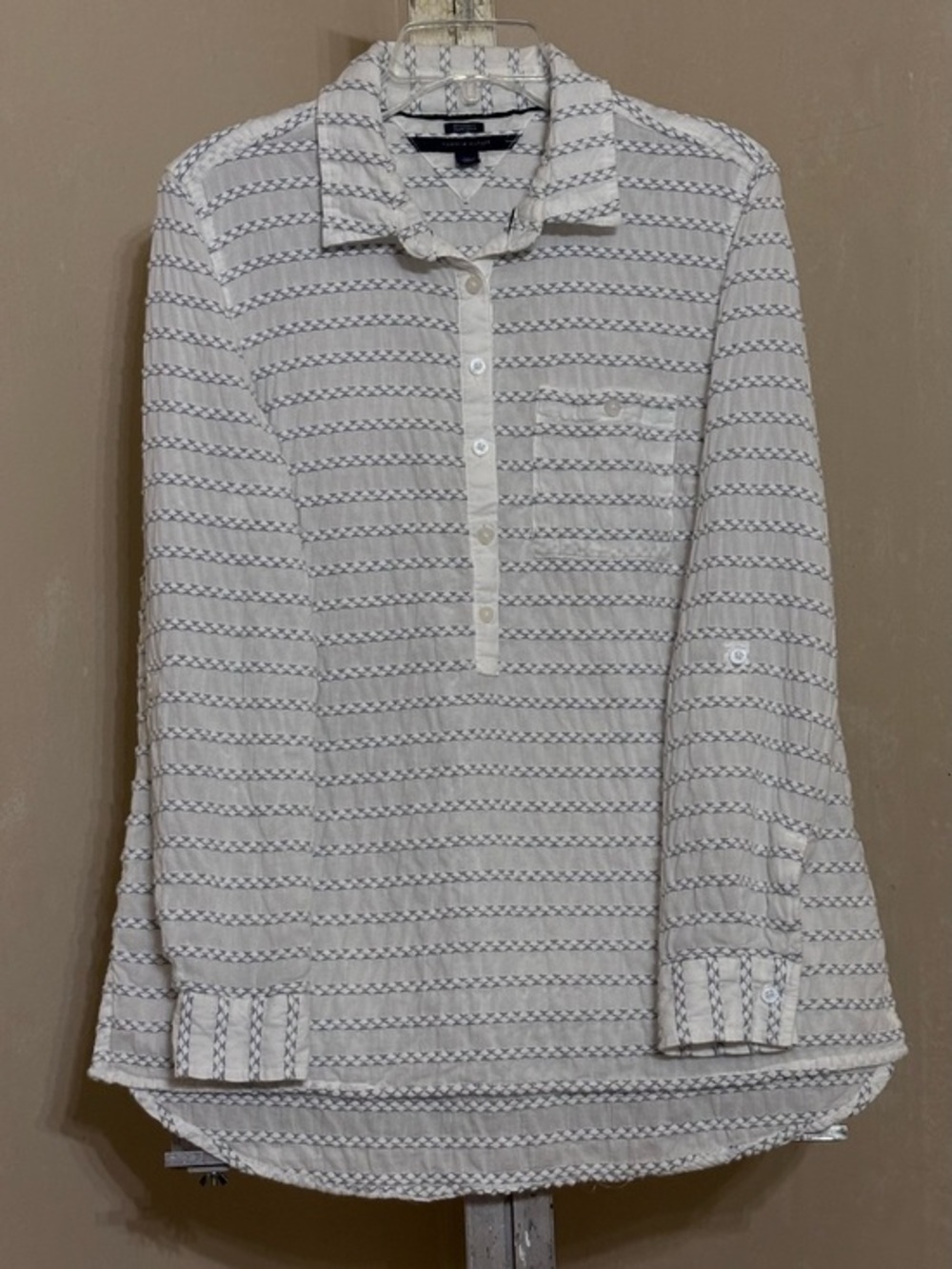 Tommy Hilfiger White and Navy Striped Button-Down Shirt Boyfriend Fit Sz Large